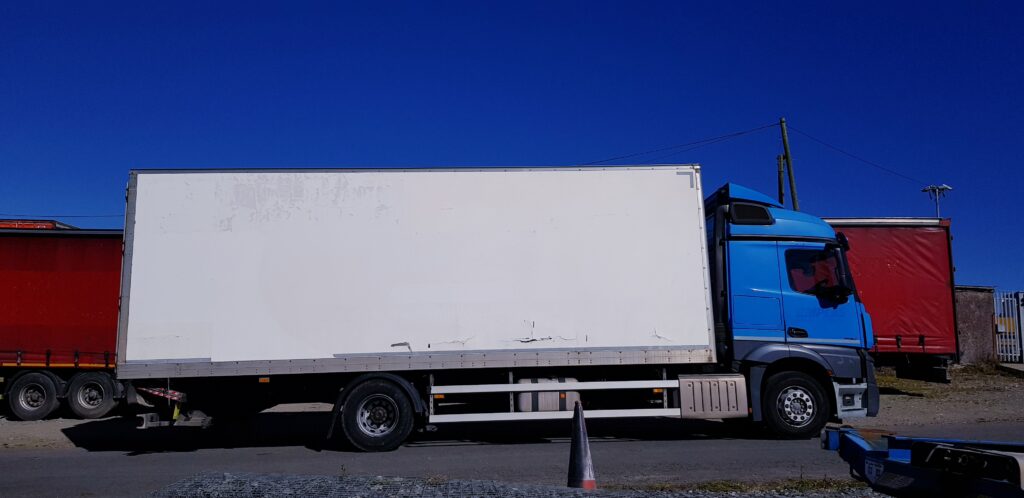 2018 Mercedes 1830 Actros , Sleeper Cab , Curtain Sider