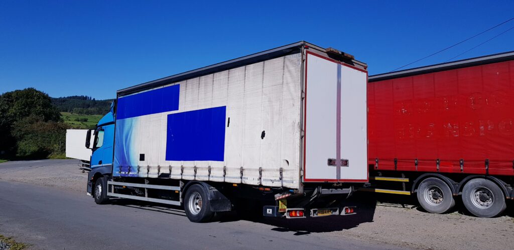 2018 Mercedes 1830 Actros , Sleeper Cab , Curtain Sider