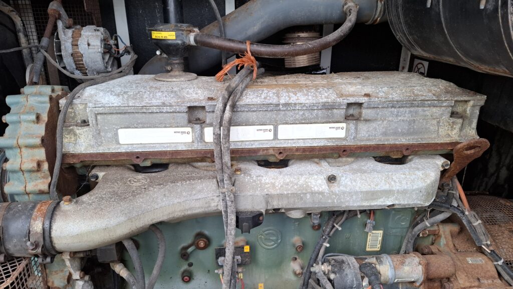 Diesel Generator 300 KVA , Detroit Diesel 6 Cylinder Engine , 475 HP