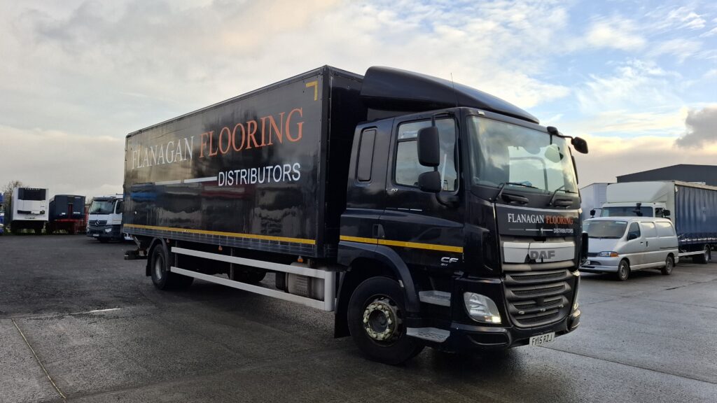 2015 Daf CF220 , 4x2 , Sleeper Cab , Manual 6 Speed Gear Box ,