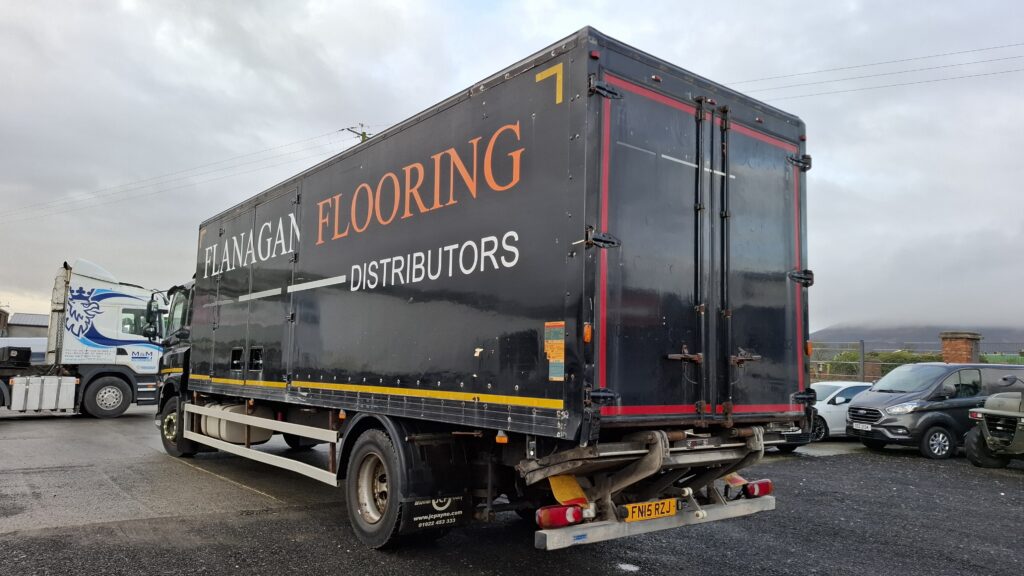 2015 Daf CF220 , 4x2 , Sleeper Cab , Manual 6 Speed Gear Box ,