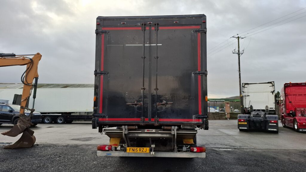 2015 Daf CF220 , 4x2 , Sleeper Cab , Manual 6 Speed Gear Box ,