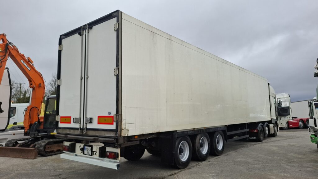 2008 Schmitz Fridge Trailer , Carrier Vector 1850