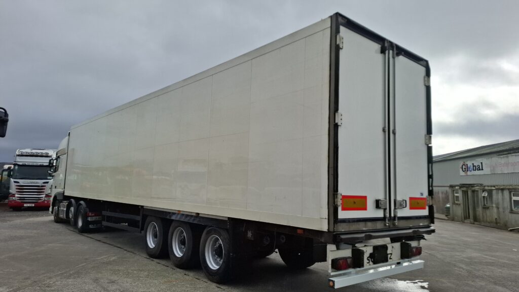 2008 Schmitz Fridge Trailer , Carrier Vector 1850