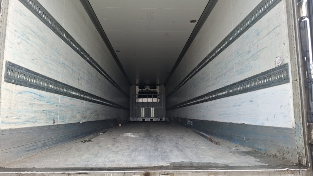 2008 Schmitz Fridge Trailer , Carrier Vector 1850