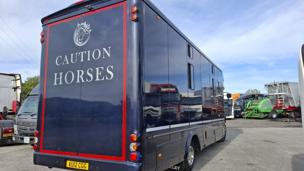 2012 Daf LF 4x2 on air with factory fit Oakley Super Six horse body