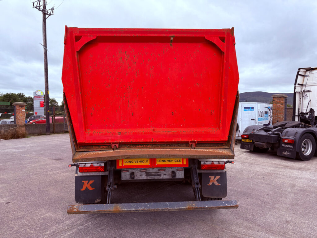 2019 Kassbohrer Half pipe steal tipping trailer
