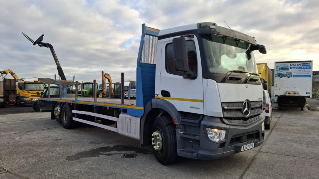 2017 Mercedes 25.36 6x2 32ft flat Steel carrier