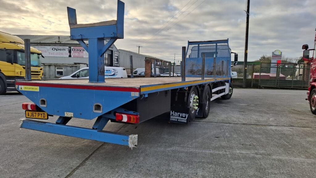 2017 Mercedes 25.36 6x2 32ft flat Steel carrier