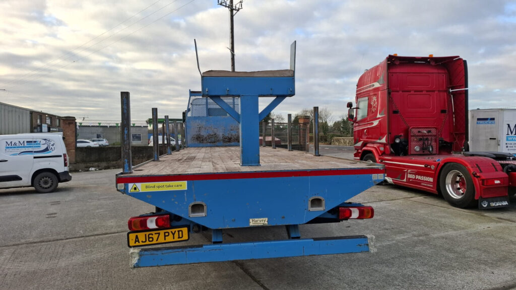 2017 Mercedes 25.36 6x2 32ft flat Steel carrier