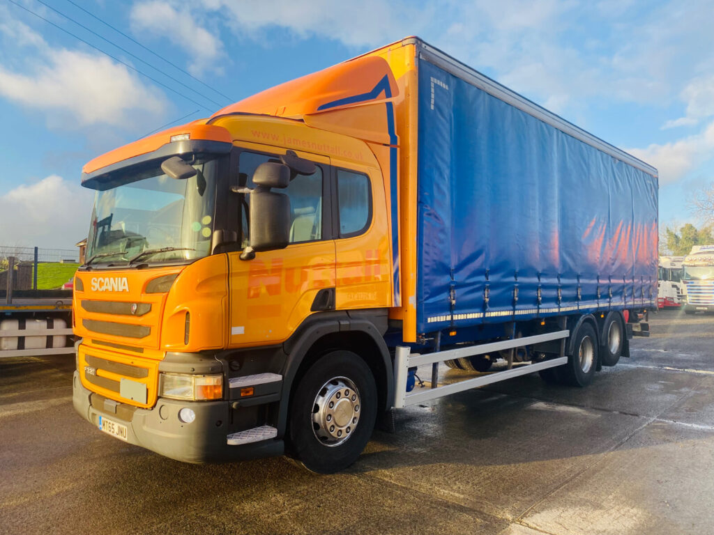 2015 Scania P320 6x2 Twin wheel Rear lift axle, 28ft x 9ft body,