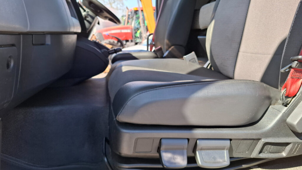 2018 Renault D12 Curtain Sider , 12 Tonner Sleeper Cab