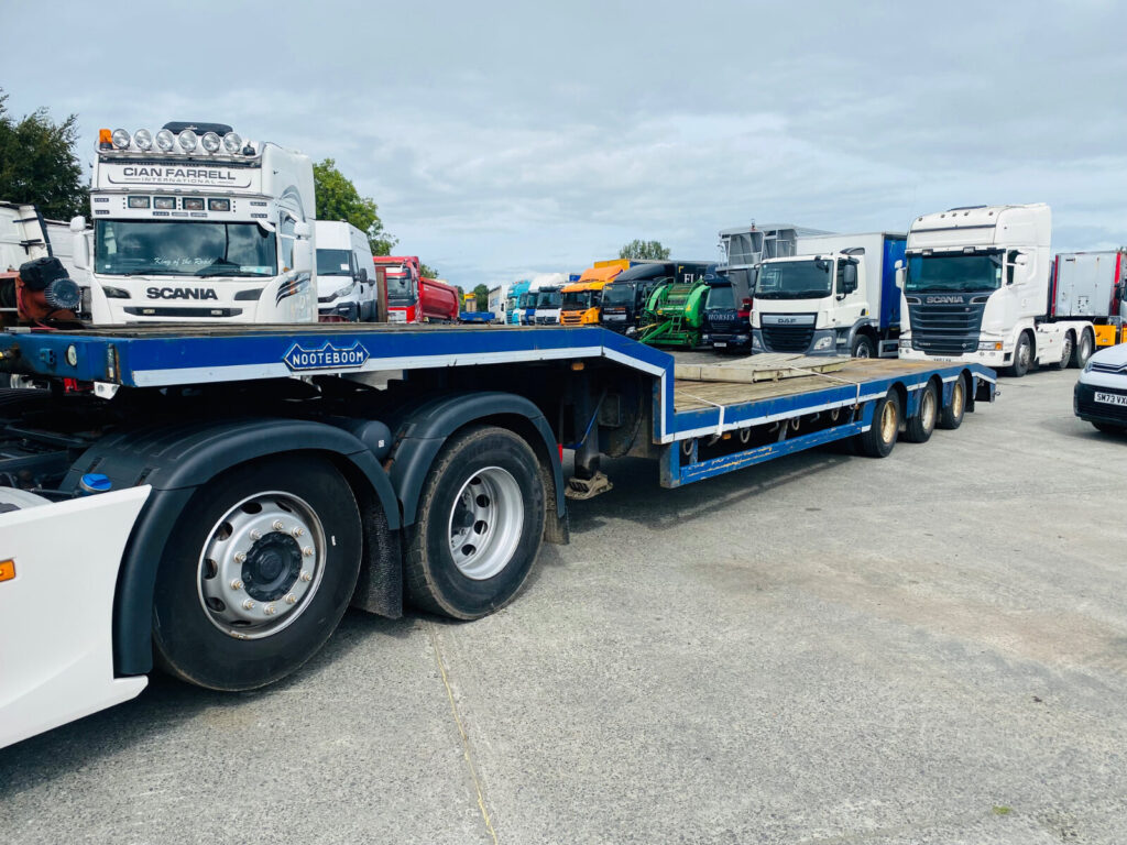 2009 Nooteboom Low Loader ,3 axle on air, Rhino winch,