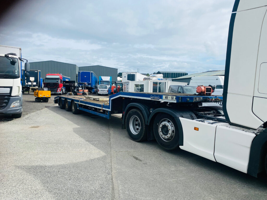 2009 Nooteboom Low Loader ,3 axle on air, Rhino winch,