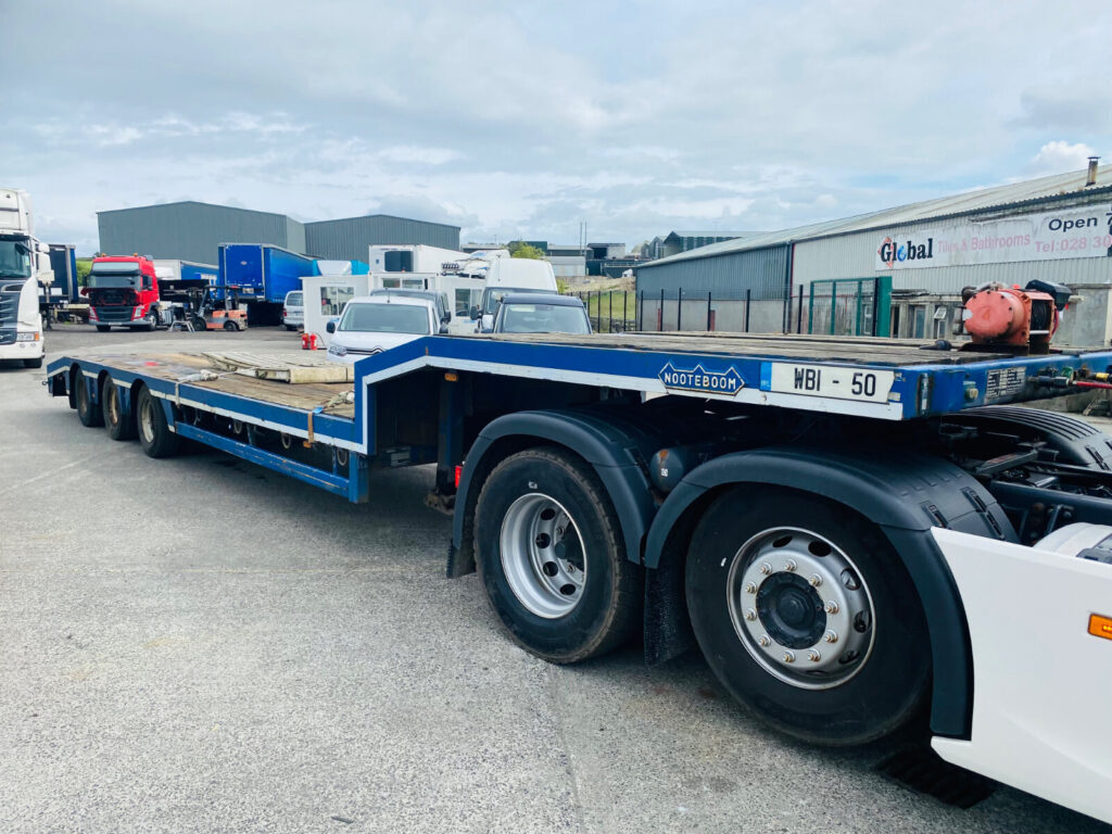 2009 Nooteboom Low Loader ,3 axle on air, Rhino winch,