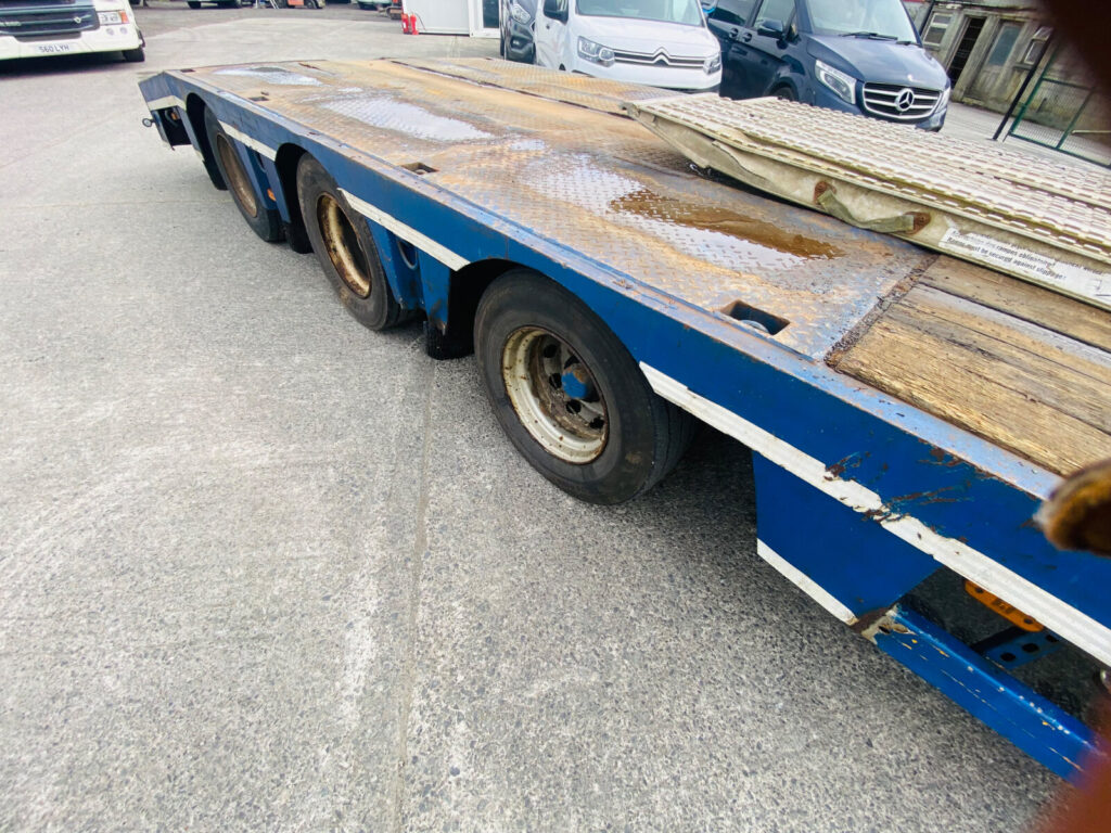 2009 Nooteboom Low Loader ,3 axle on air, Rhino winch,
