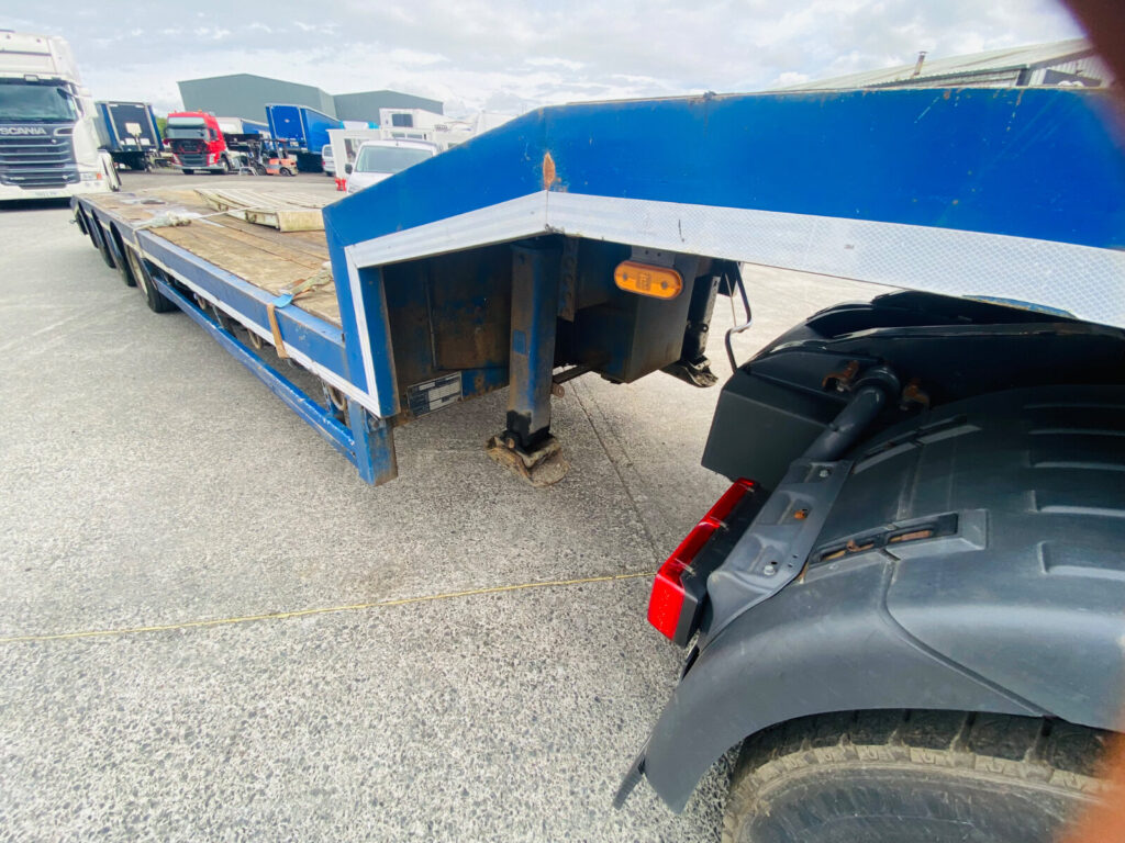 2009 Nooteboom Low Loader ,3 axle on air, Rhino winch,