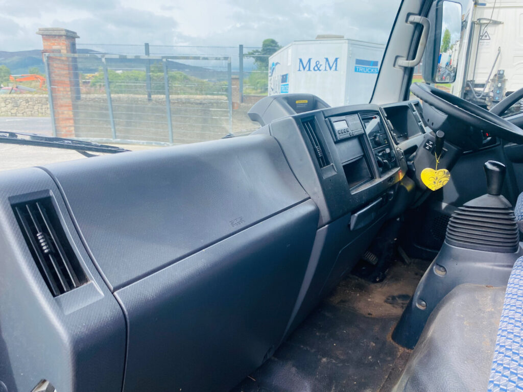 2022 Isuzu N75 15 7.5 ton Curtiansider 14 ft body