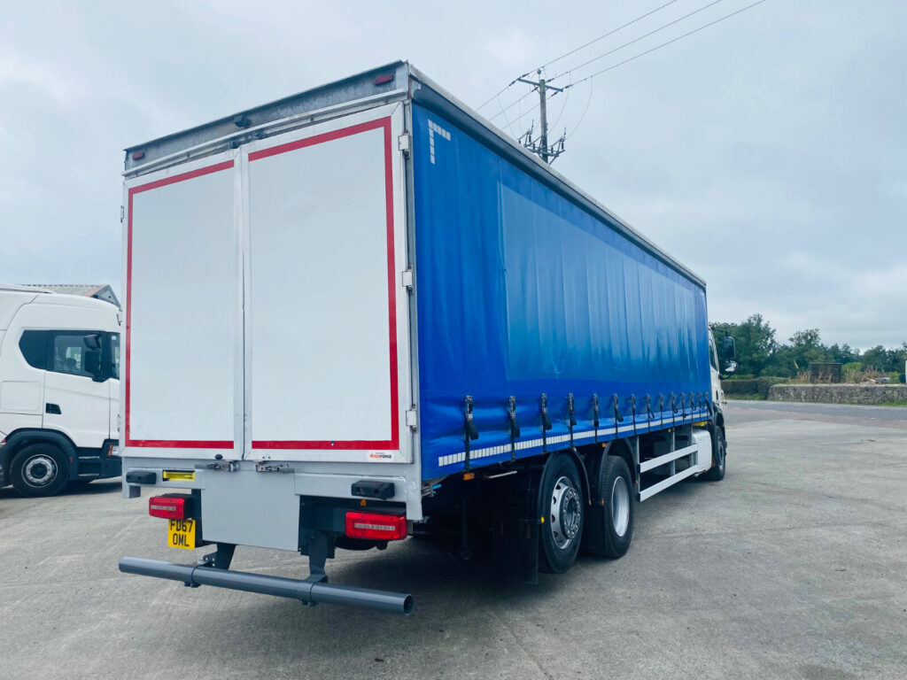 2018 Daf CF 330 6x2 Ridgid 30 ft Curtiansider 7ft 4 through the Curtian