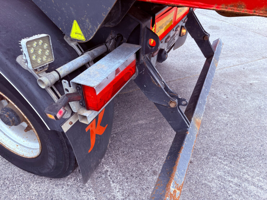 2019 Kassbohrer Half pipe steal tipping trailer