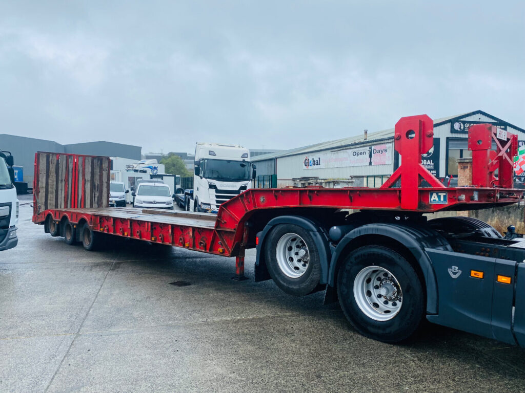 2004 Andover Lowloader outriggers, Rearlift axle,