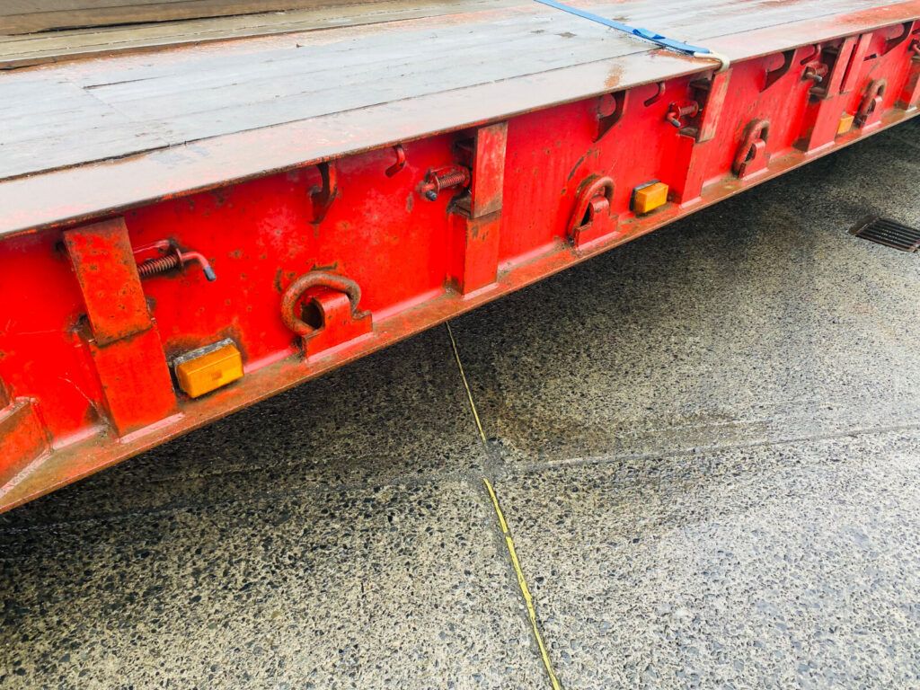 2004 Andover Lowloader outriggers, Rearlift axle,