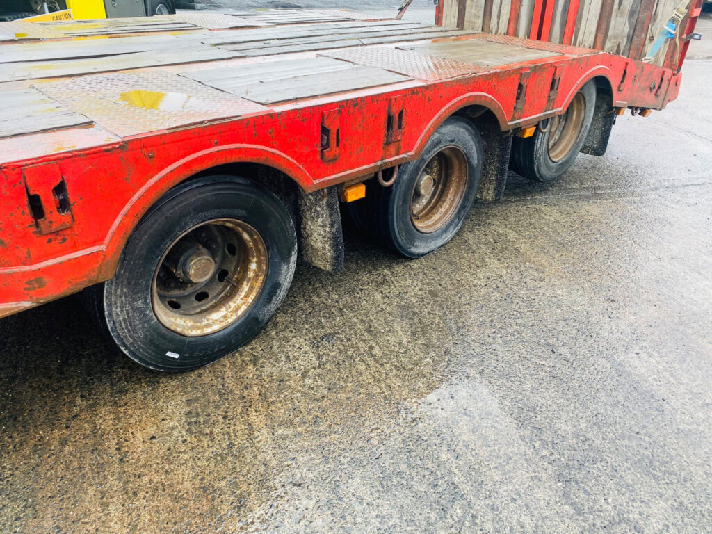 2004 Andover Lowloader outriggers, Rearlift axle,