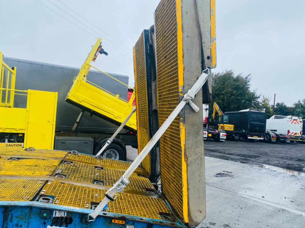 2017 Wheelbase Low loader 3 axle drum brakes