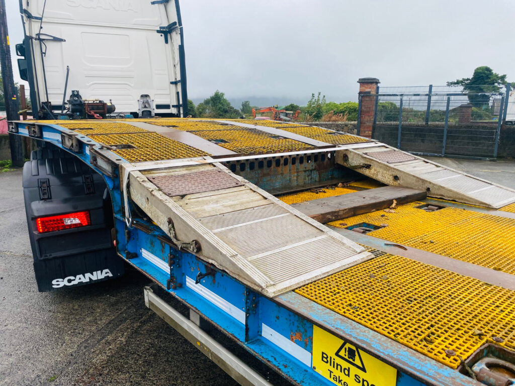 2017 Wheelbase Low loader 3 axle drum brakes