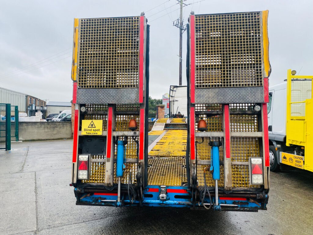 2017 Wheelbase Low loader 3 axle drum brakes