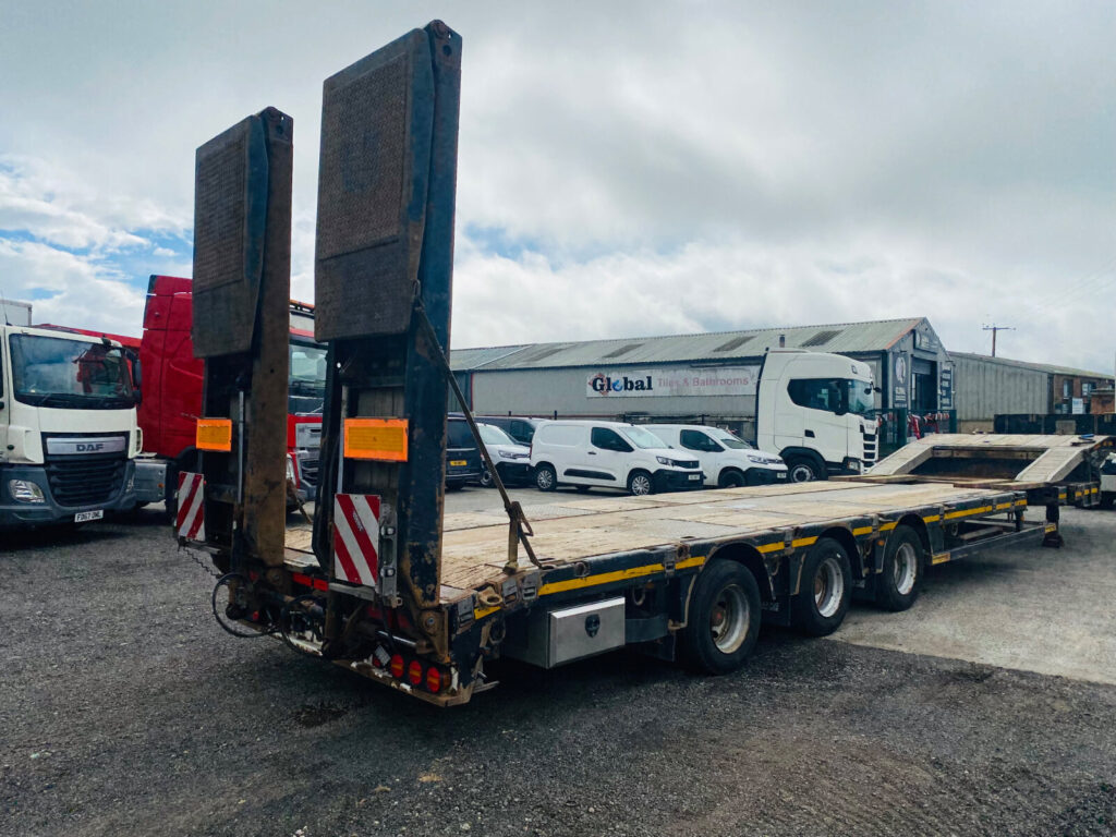 2019 Faymonville 3 axle extendable rear steer Low Loader