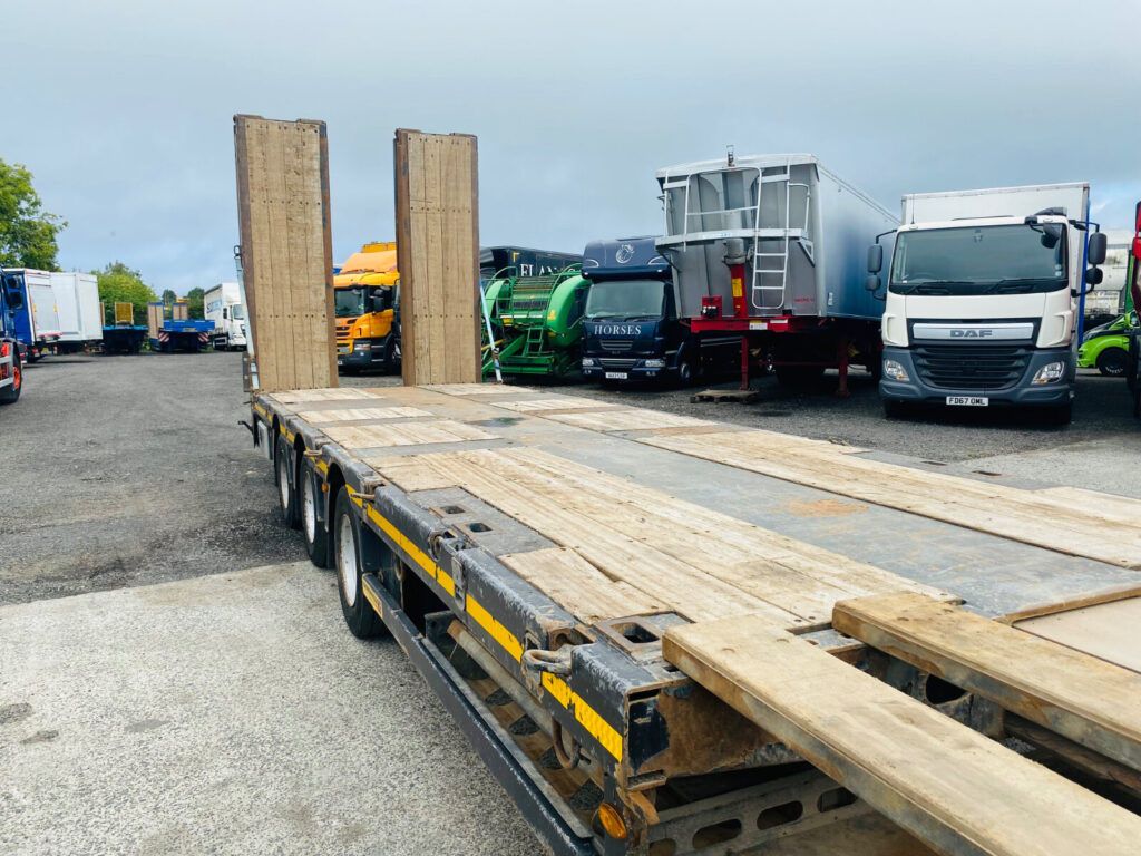 2019 Faymonville 3 axle extendable rear steer Low Loader