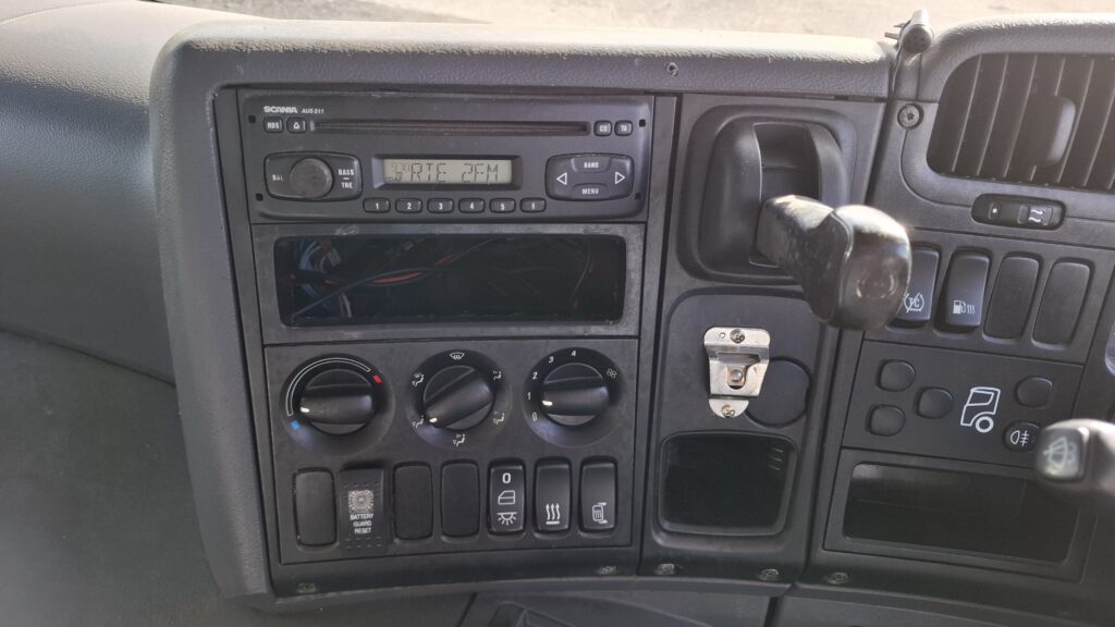 2011 Scania P 230 Curtain Sider 4x2 Day Cab ,