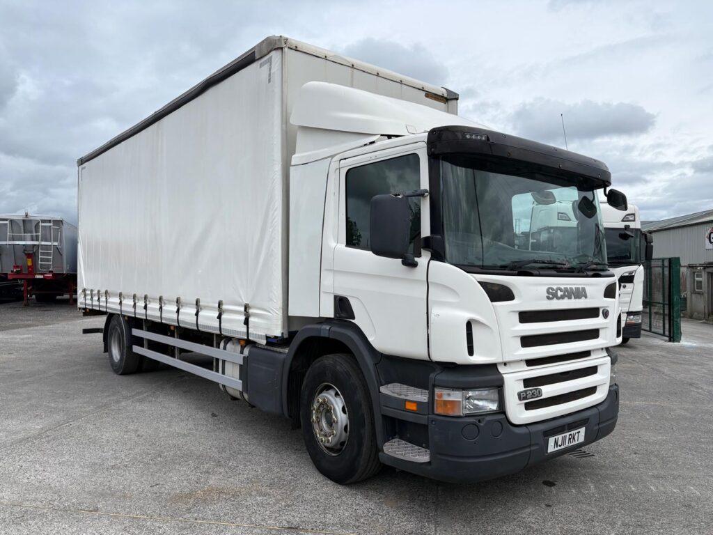 2011 Scania P 230 Curtain Sider 4x2 Day Cab ,
