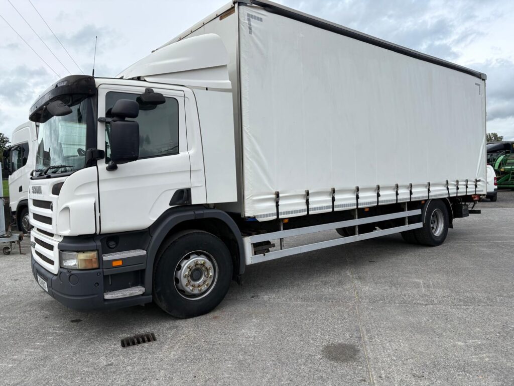 2011 Scania P 230 Curtain Sider 4x2 Day Cab ,
